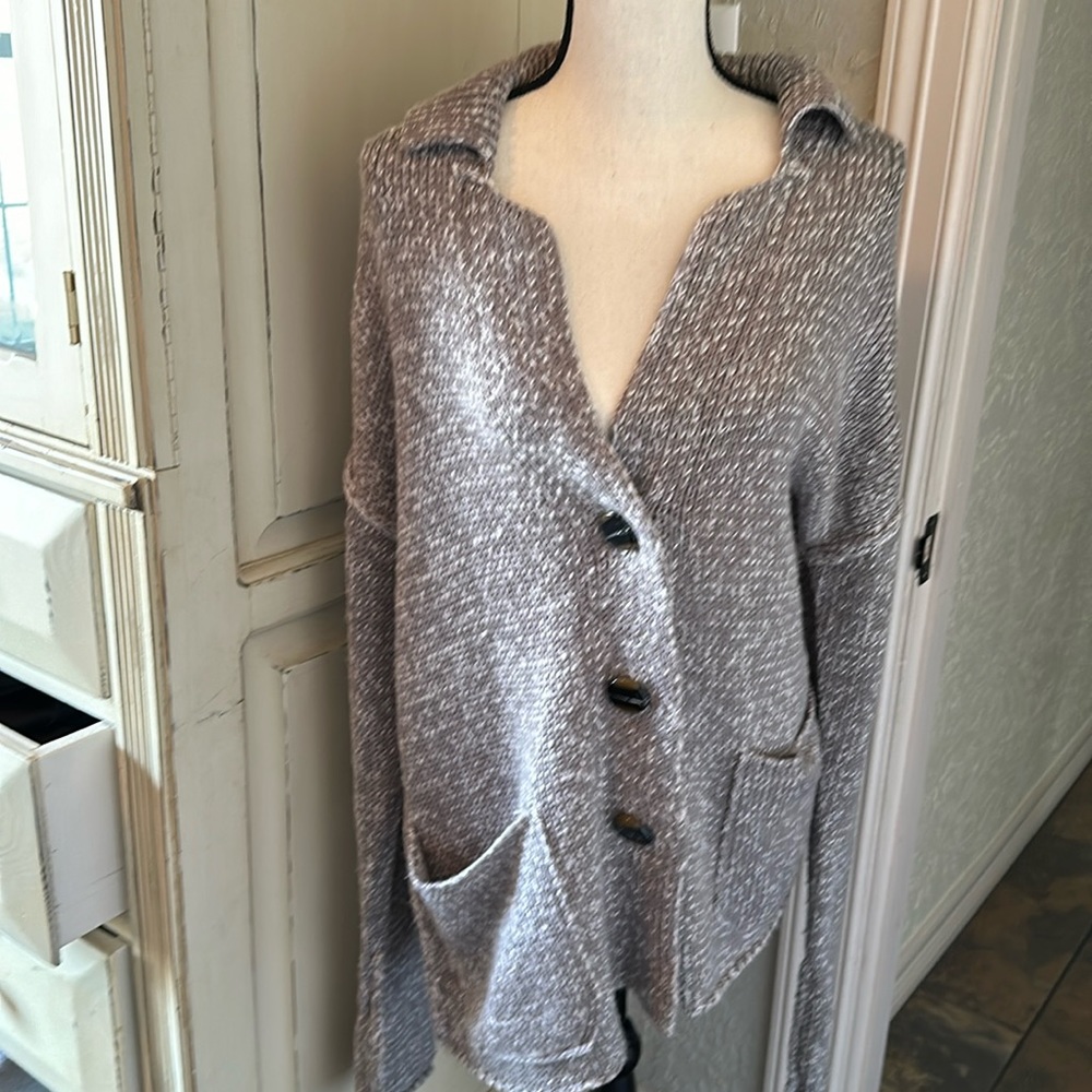 NWT grey and white long cardigan